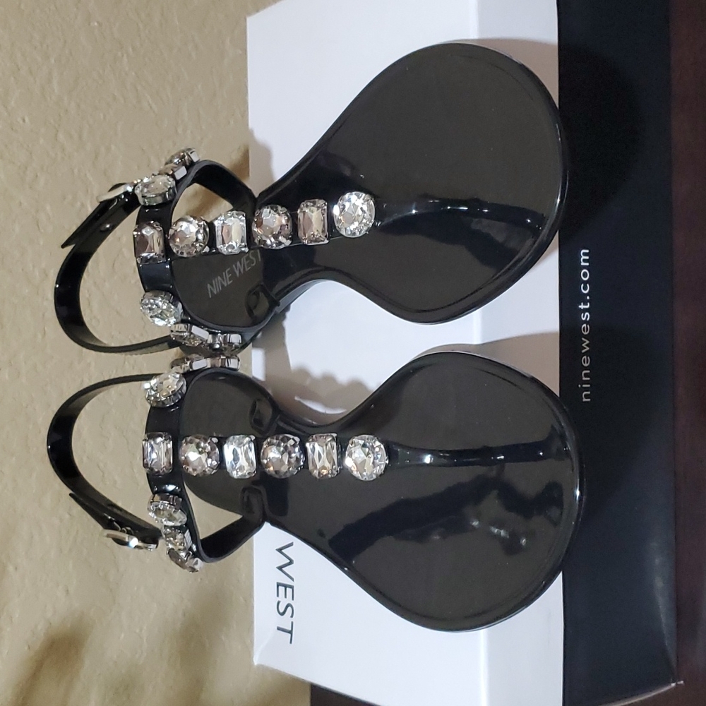 NIB Nine west  jelly thong sandal
